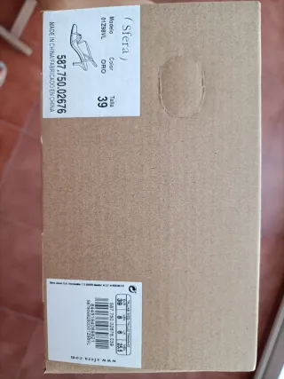 Sandalias tacón bajo doradas