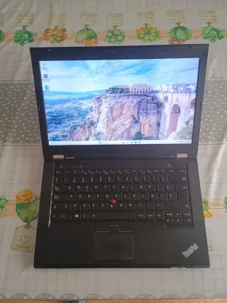 Lenovo Thinkpad T430 i5 / 8Gb Ram / 240 Gb SSD