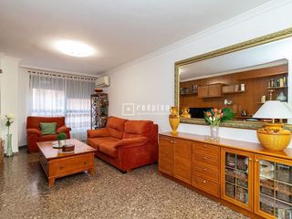 Piso en venta en El Grau en Valencia
