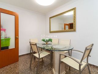 Piso en venta en El Grau en Valencia