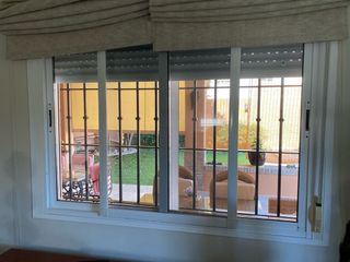 Ventanas de aluminio blancas