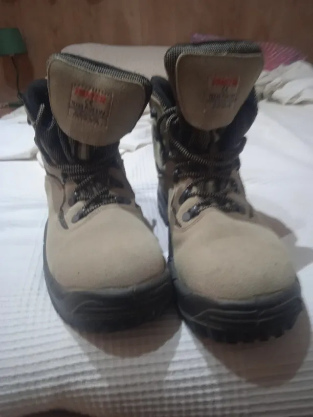 Botas de trabajo PANTER beige y negro