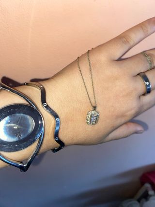 Conjunto de Joyería Plateada + Reloj Calvin Klein.
