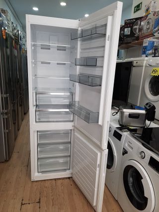 Nevera AEG Blanca con Garantía