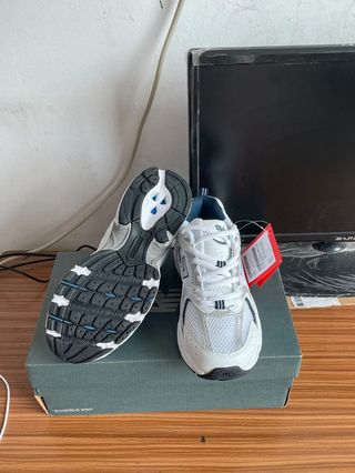 New Bálánce 530 White Navy  Talla 40.5