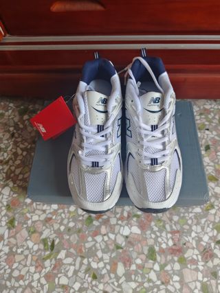 New Bálánce 530 White Navy  Talla 40.5