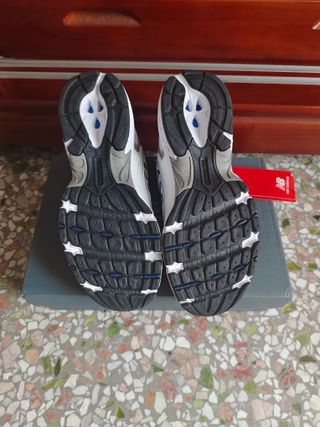 New Bálánce 530 White Navy  Talla 40.5