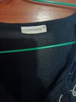 Camisa negra Clockhouse bordada