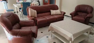 Sofá y sillones de cuero auténtico