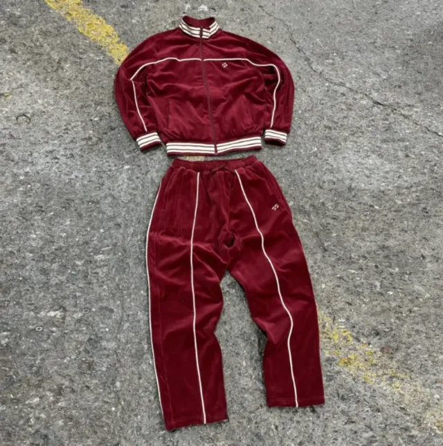 Conjunto chándal terciopelo rojo