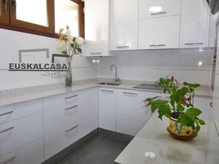 Piso en venta en Ibarrekolanda en Bilbao