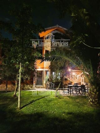 Chalet en venta en Ugena