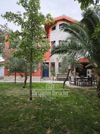Chalet en venta en Ugena