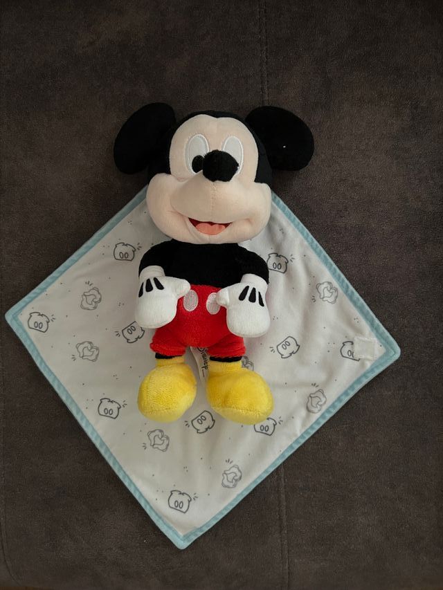Peluche Mickey Mouse con manta