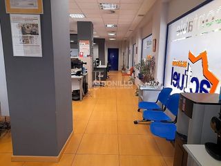 Local comercial en venta en Ensanche en Teruel