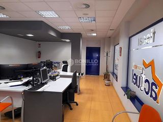 Local comercial en venta en Ensanche en Teruel