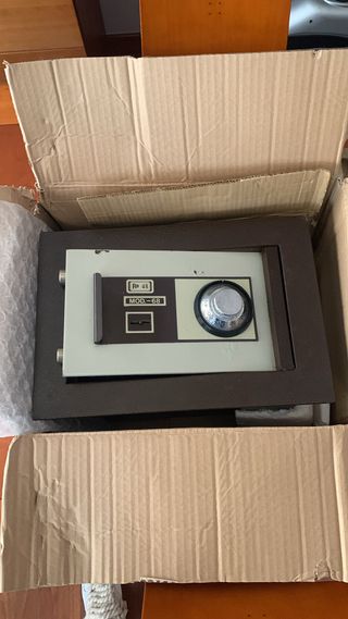 Caja Fuerte MOD-68 con combinación
