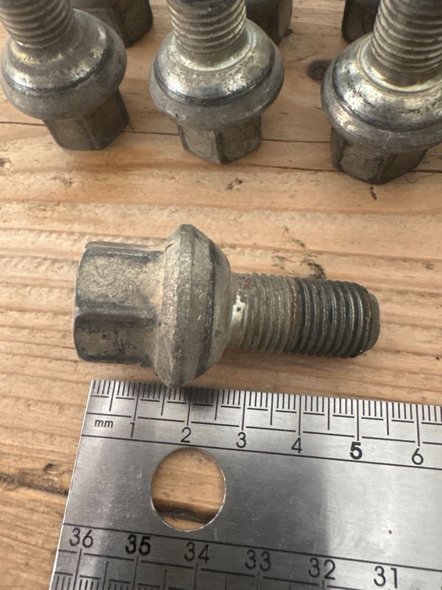 15 Tuercas Rueda M14x1.5 para Mercedes Vito