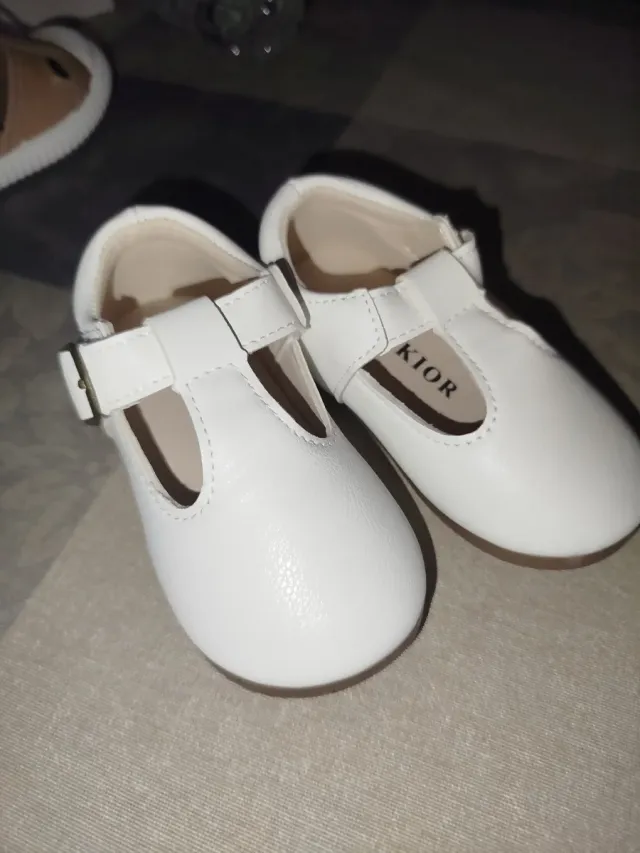 Zapatillas niño blancas T-bar talla 21