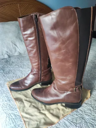 Botas altas mujer cuero marrón. 
