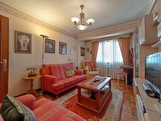 Piso en venta en Plaza España - Villa Pilar - Reyes Católicos - Vadillos en Burgos