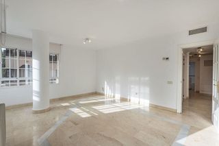 Piso en alquiler en Centro - Sagrario en Granada