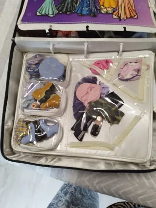 Muñecas Bratz con accesorios y maletín, negociable