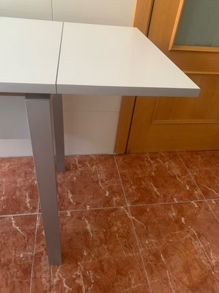Mesa y 3 Sillas Cocina