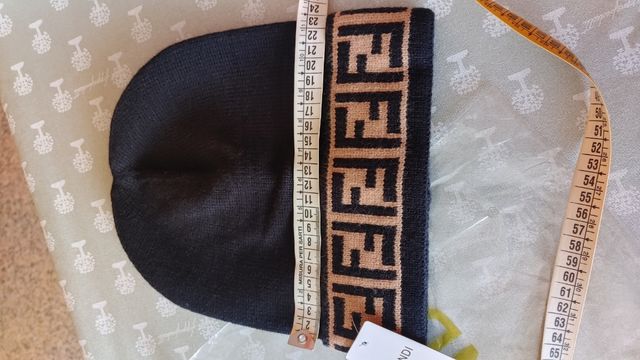 Cappello Fendi Nero e Beige