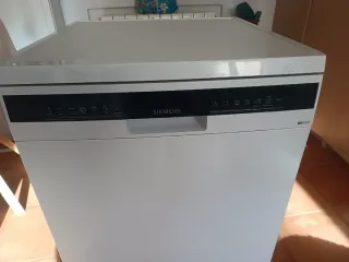 Lavavajillas Siemens IQ 300. sólo tiene dos años