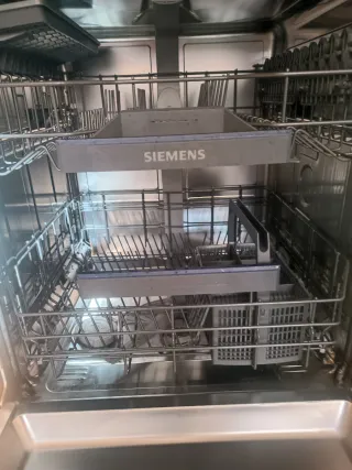 Lavavajillas Siemens IQ 300. sólo tiene dos años
