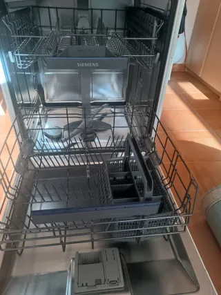 Lavavajillas Siemens IQ 300. sólo tiene dos años