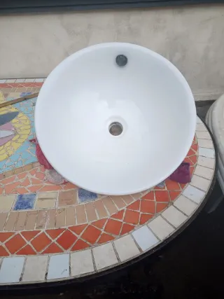 Lavabo de baño redondo blanco
