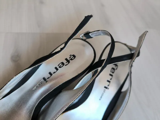 Zapatos de tacón elegantes.