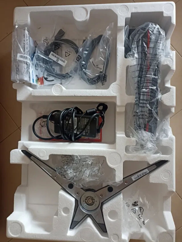 Monitor AOC Q27G2U 27 144Hz QHD 2K VA