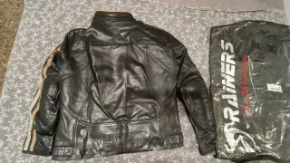 Chaqueta de piel para moto