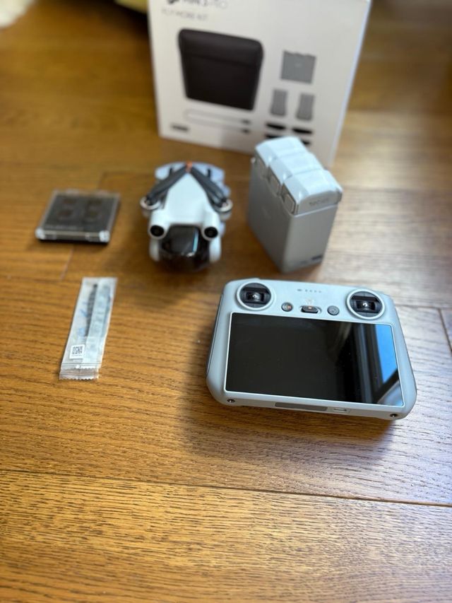 DJI Mini 3 Pro Fly More Kit Combo