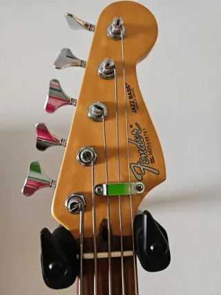 Bajo Fender Jazz Bass Sunburst