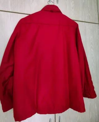 Chaquetón de hombre rojo 