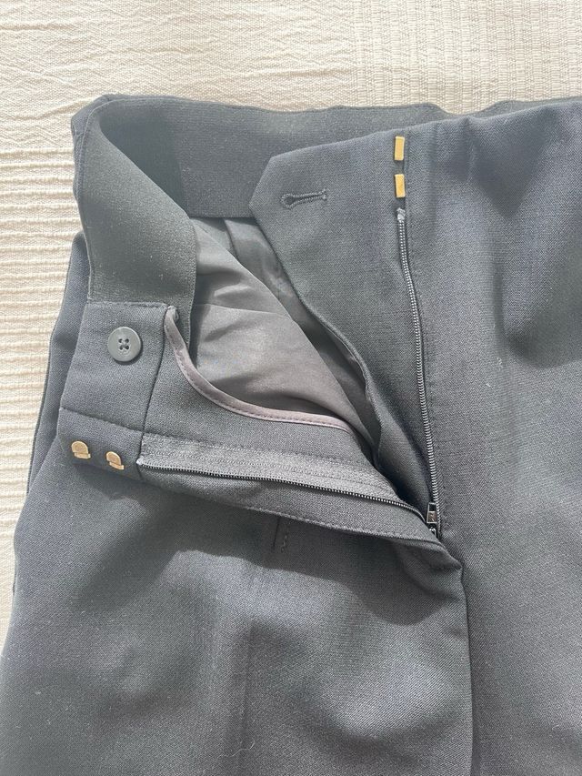 Pantalones Massimo Dutti negros entallados