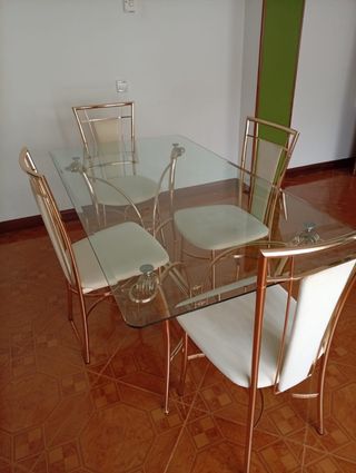 Tavolo da pranzo in vetro e 6 sedie dorate