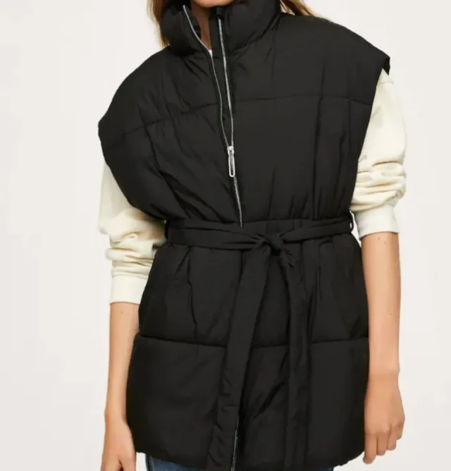 Chaleco acolchado negro de Mango