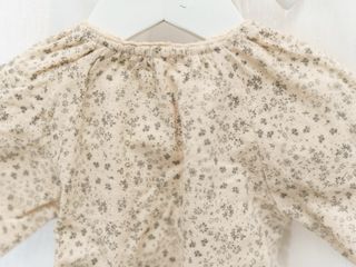 Pelele Zara beige flores 3/6 meses