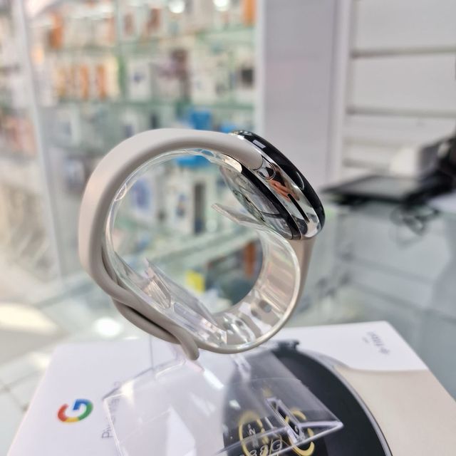 Google Pixel Watch 2 polished silver semi nuevo