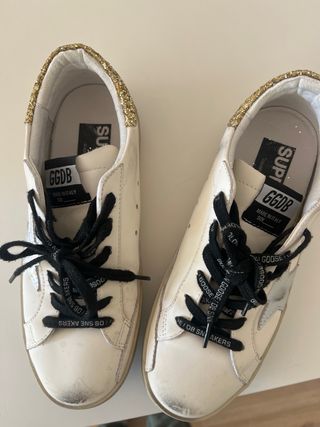 Golden Goose Zapatillas Blancas y Doradas