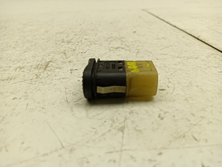 MANDO ELEVALUNAS DELANTERO DERECHO FORD FOCUS BER