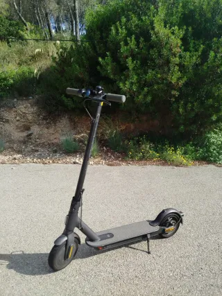 Patinete Eléctrico Xiaomi Mi Essential 
