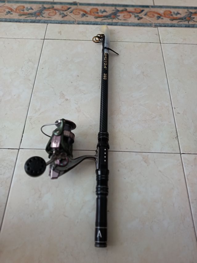 Caña de pescar GHOTDA 360 con carrete de 8000.