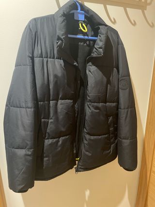 Cazadora Bershka negra chico