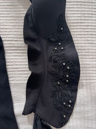 Cuello Zara negro bordado perlas